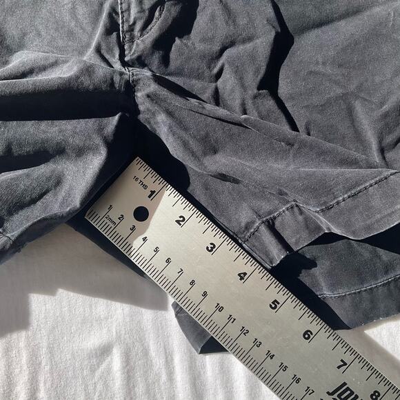 Old Navy Women’s Casual Khaki Shorts size 2, Solid Black - Picture 6 of 11